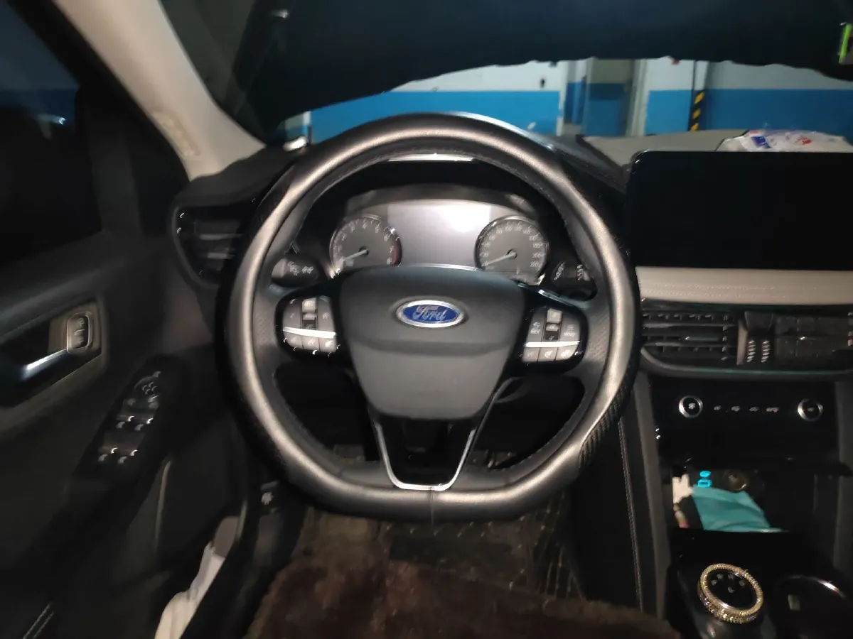 2024 Ford Escape 2.0T 248HP L4 8AT,autocango,china used car exporter,china ev exporter,chinese used car exporter,chinese used ev exporter