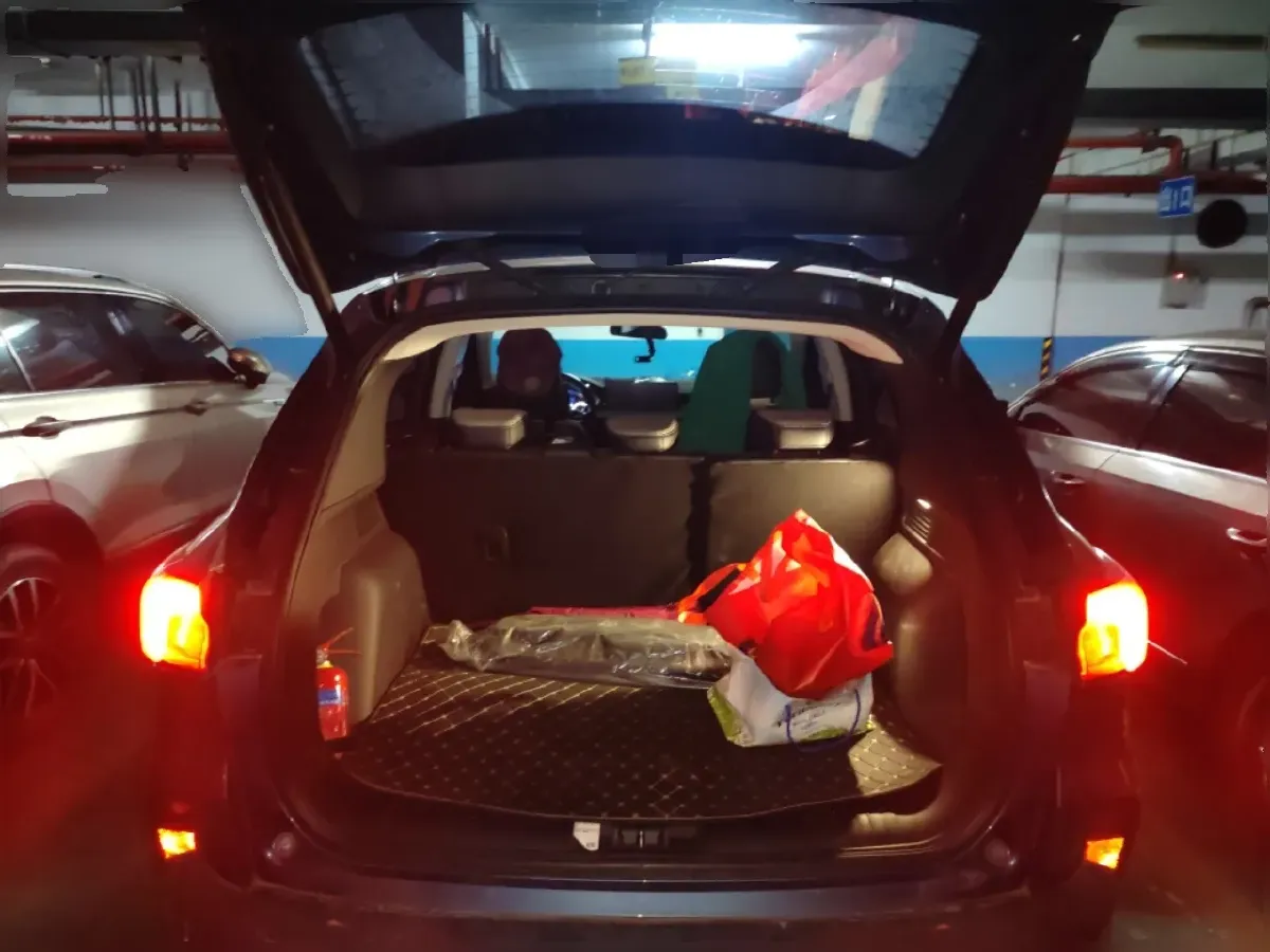 2024 Ford Escape 2.0T 248HP L4 8AT,autocango,china used car exporter,china ev exporter,chinese used car exporter,chinese used ev exporter