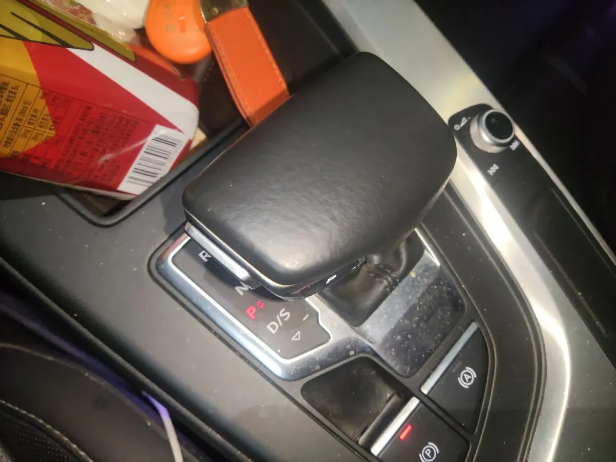 2020 Audi A4L 2.0T 190HP L4 7DCT,autocango,china used car exporter,china ev exporter,chinese used car exporter,chinese used ev exporter