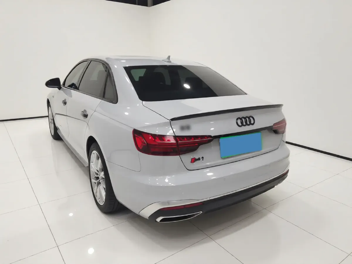 2020 Audi A4L 2.0T 190HP L4 7DCT,autocango,china used car exporter,china ev exporter,chinese used car exporter,chinese used ev exporter
