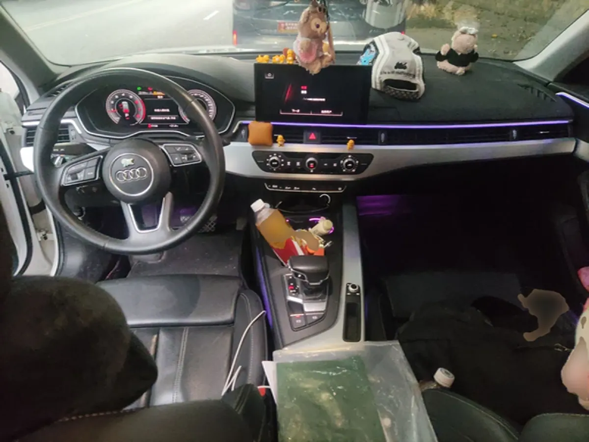 2020 Audi A4L 2.0T 190HP L4 7DCT,autocango,china used car exporter,china ev exporter,chinese used car exporter,chinese used ev exporter