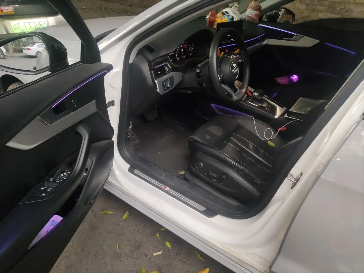 2020 Audi A4L 2.0T 190HP L4 7DCT,autocango,china used car exporter,china ev exporter,chinese used car exporter,chinese used ev exporter