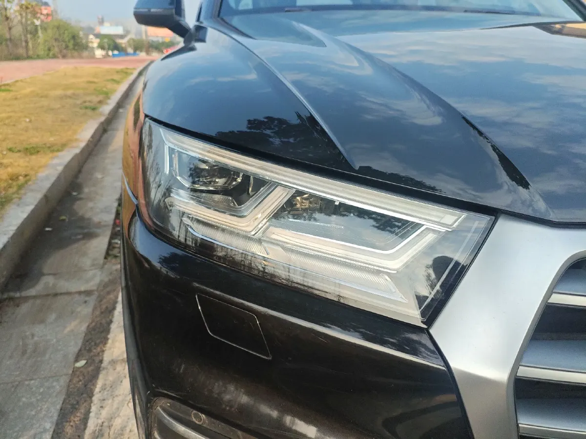 2020 Audi Q5L 2.0T 190HP L4 7DCT,autocango,china used car exporter,china ev exporter,chinese used car exporter,chinese used ev exporter