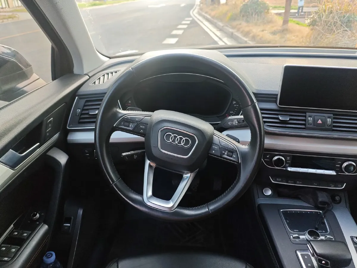 2020 Audi Q5L 2.0T 190HP L4 7DCT,autocango,china used car exporter,china ev exporter,chinese used car exporter,chinese used ev exporter