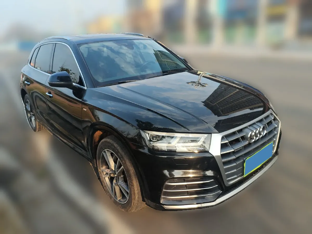 2020 Audi Q5L 2.0T 190HP L4 7DCT,autocango,china used car exporter,china ev exporter,chinese used car exporter,chinese used ev exporter