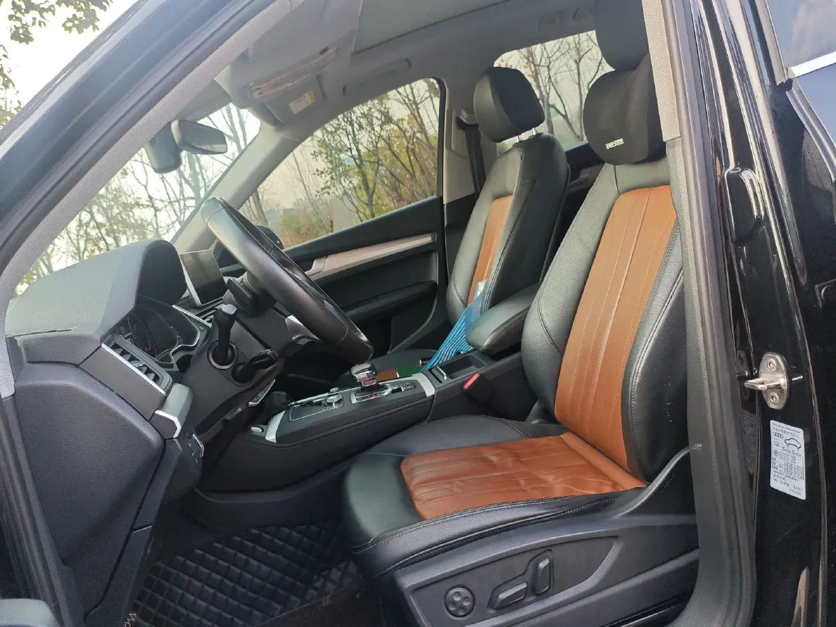 2020 Audi Q5L 2.0T 190HP L4 7DCT,autocango,china used car exporter,china ev exporter,chinese used car exporter,chinese used ev exporter