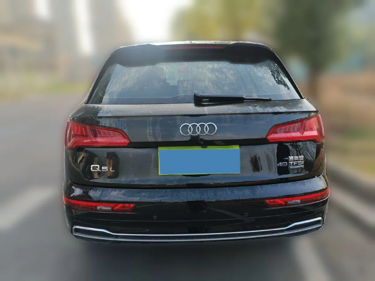 2020 Audi Q5L 2.0T 190HP L4 7DCT,autocango,china used car exporter,china ev exporter,chinese used car exporter,chinese used ev exporter