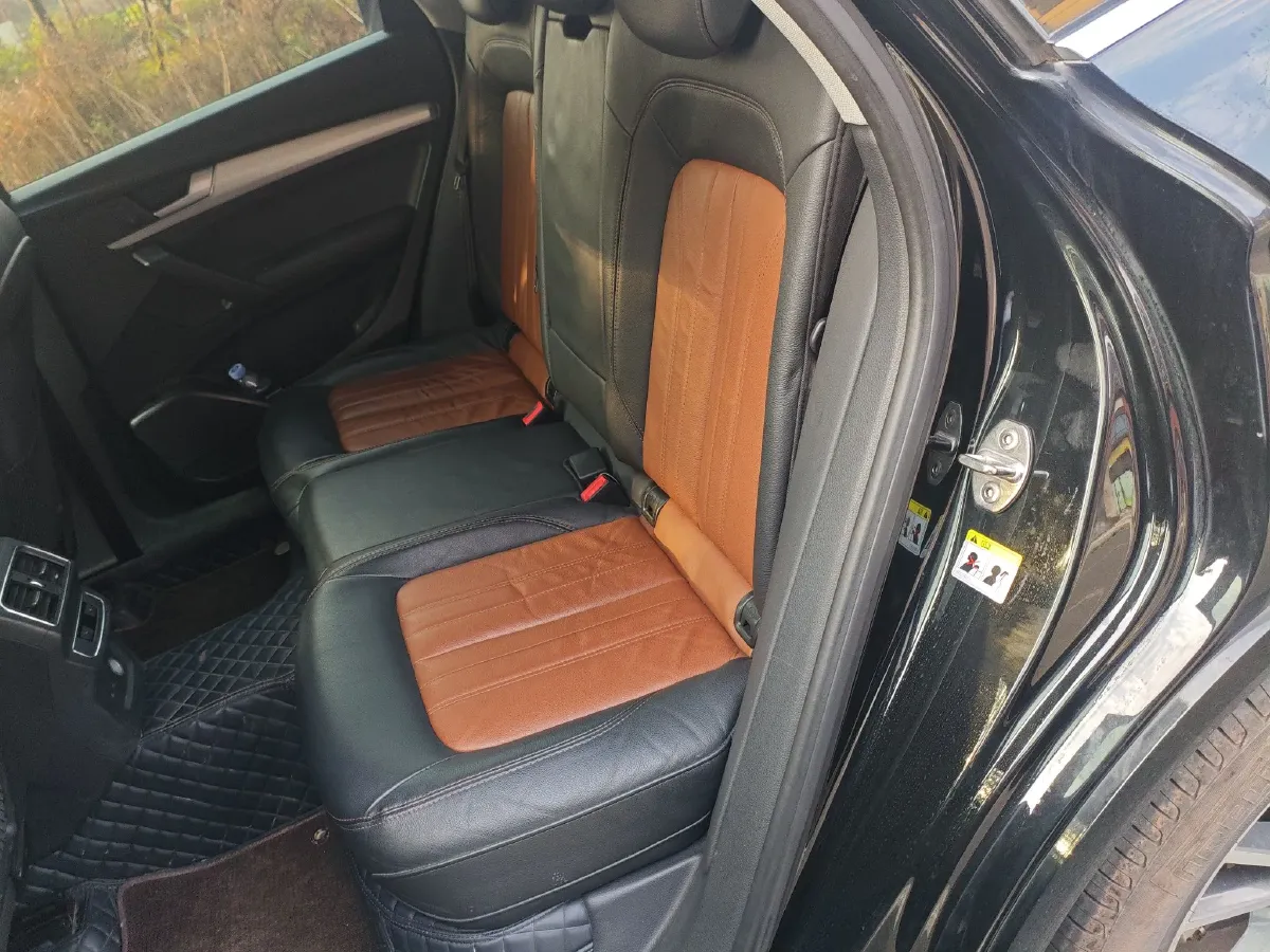 2020 Audi Q5L 2.0T 190HP L4 7DCT,autocango,china used car exporter,china ev exporter,chinese used car exporter,chinese used ev exporter