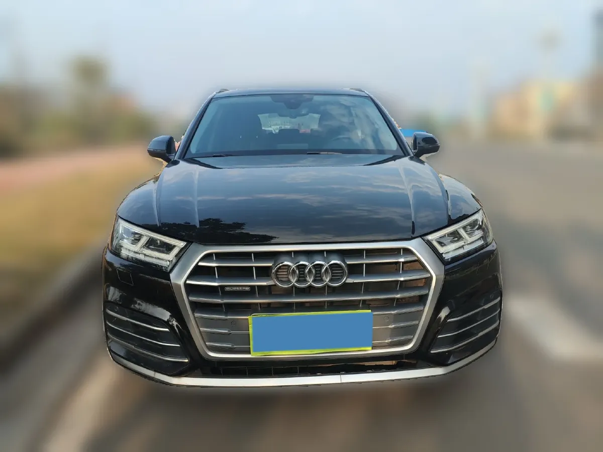 2020 Audi Q5L 2.0T 190HP L4 7DCT,autocango,china used car exporter,china ev exporter,chinese used car exporter,chinese used ev exporter