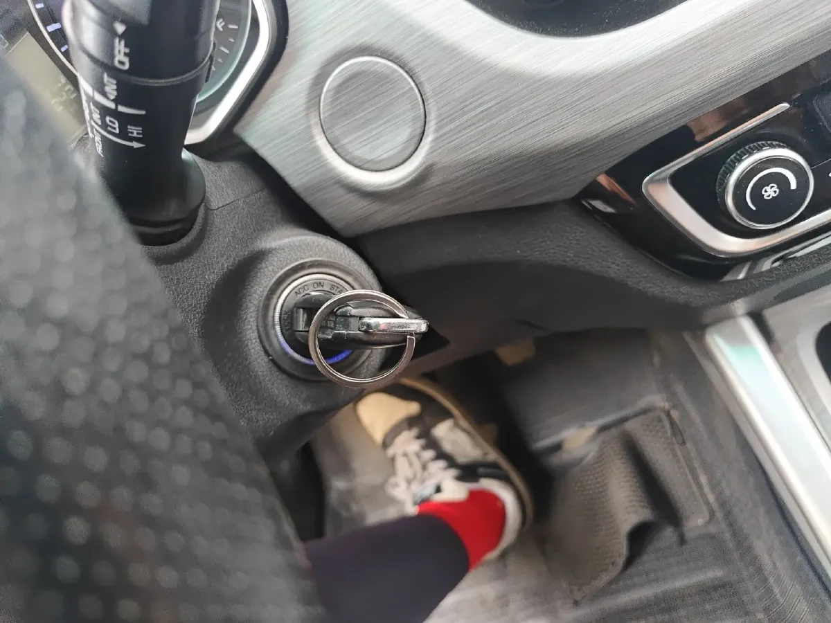 2017 Geely Vision X3 1.5L 102HP L4 5MT,autocango,china used car exporter,china ev exporter,chinese used car exporter,chinese used ev exporter