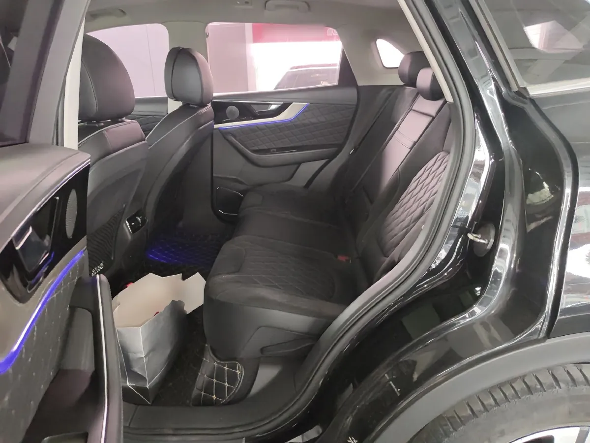 2019 HongQi HS5 2.0T 224HP L4 6AT,autocango,china used car exporter,china ev exporter,chinese used car exporter,chinese used ev exporter