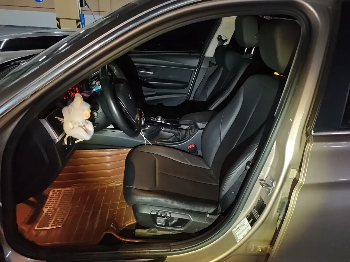 2016 BMW 3 Series 2.0T 184HP L4 8AT,autocango,china used car exporter,china ev exporter,chinese used car exporter,chinese used ev exporter