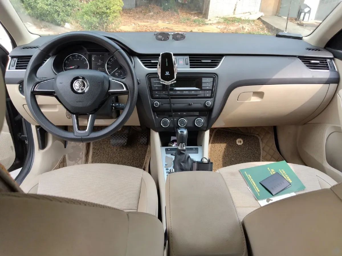 2017 Skoda Octavia 1.6L 110HP L4 6AT,autocango,china used car exporter,china ev exporter,chinese used car exporter,chinese used ev exporter