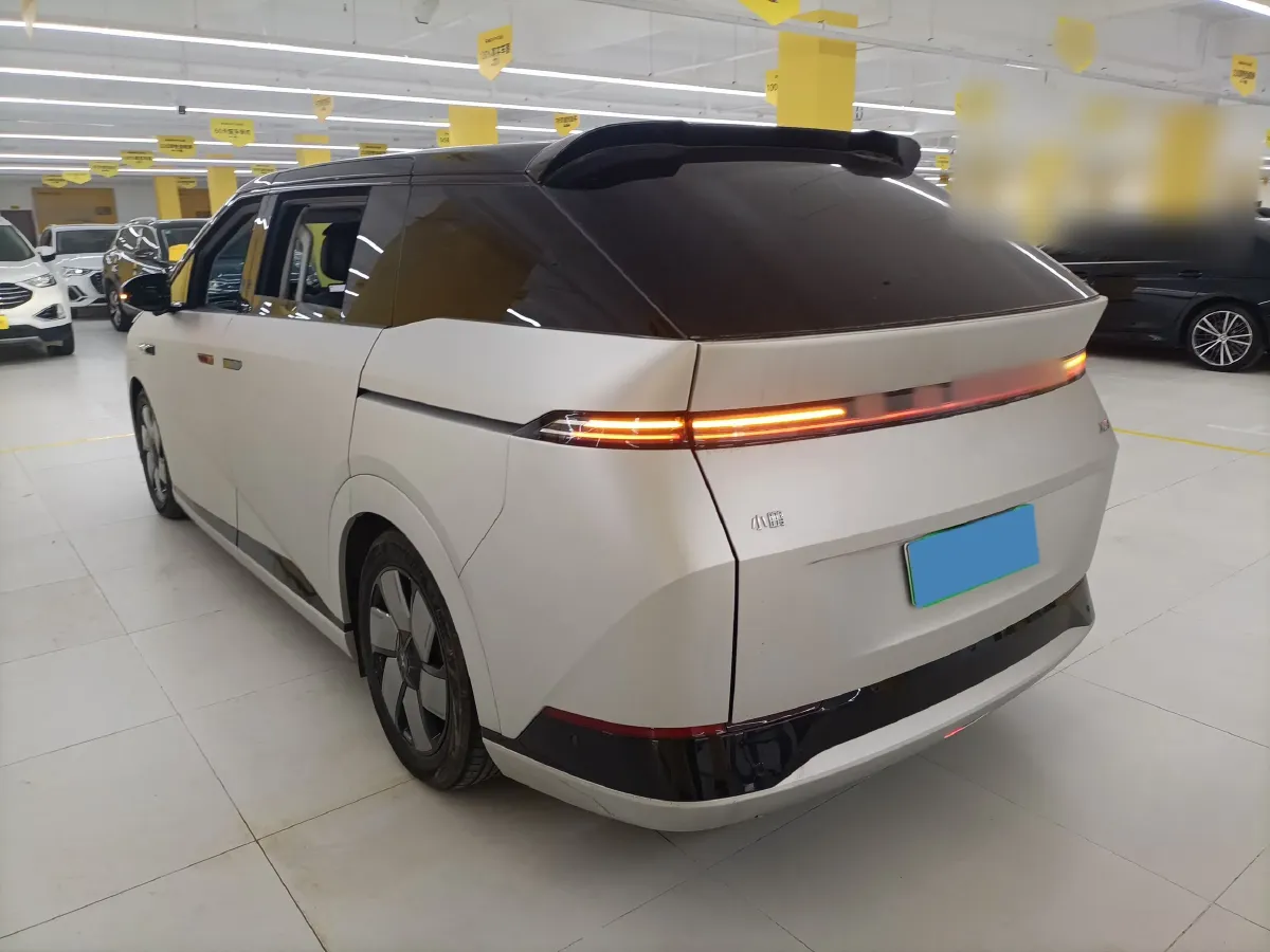 2024 Xpeng X9 BEV 101.5KWH,autocango,china used car exporter,china ev exporter,chinese used car exporter,chinese used ev exporter