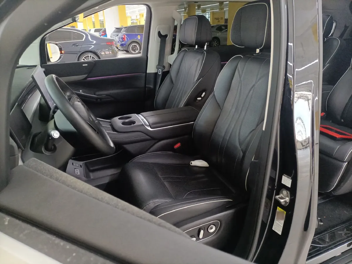 2024 Xpeng X9 BEV 101.5KWH,autocango,china used car exporter,china ev exporter,chinese used car exporter,chinese used ev exporter