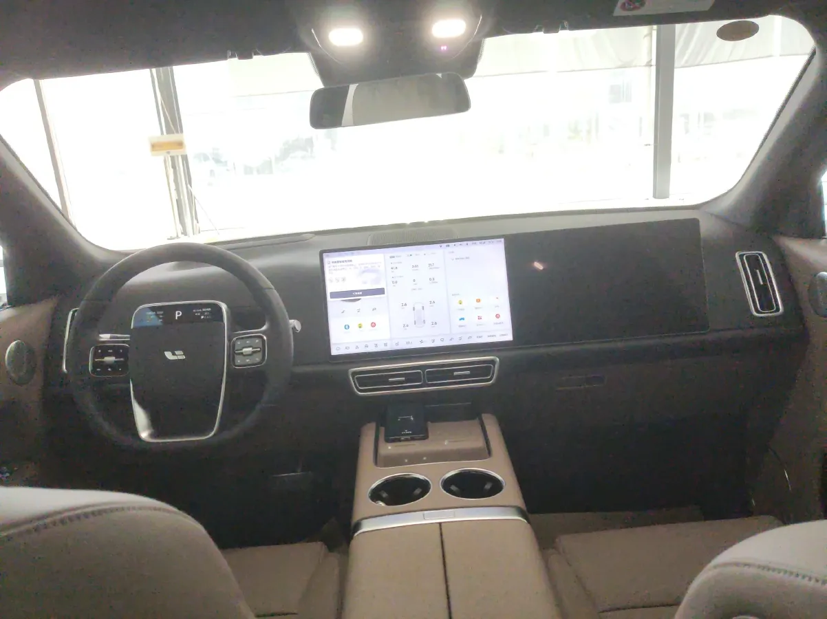 2025 Li L8 Range Extended 154HP REEV,autocango,china used car exporter,china ev exporter,chinese used car exporter,chinese used ev exporter