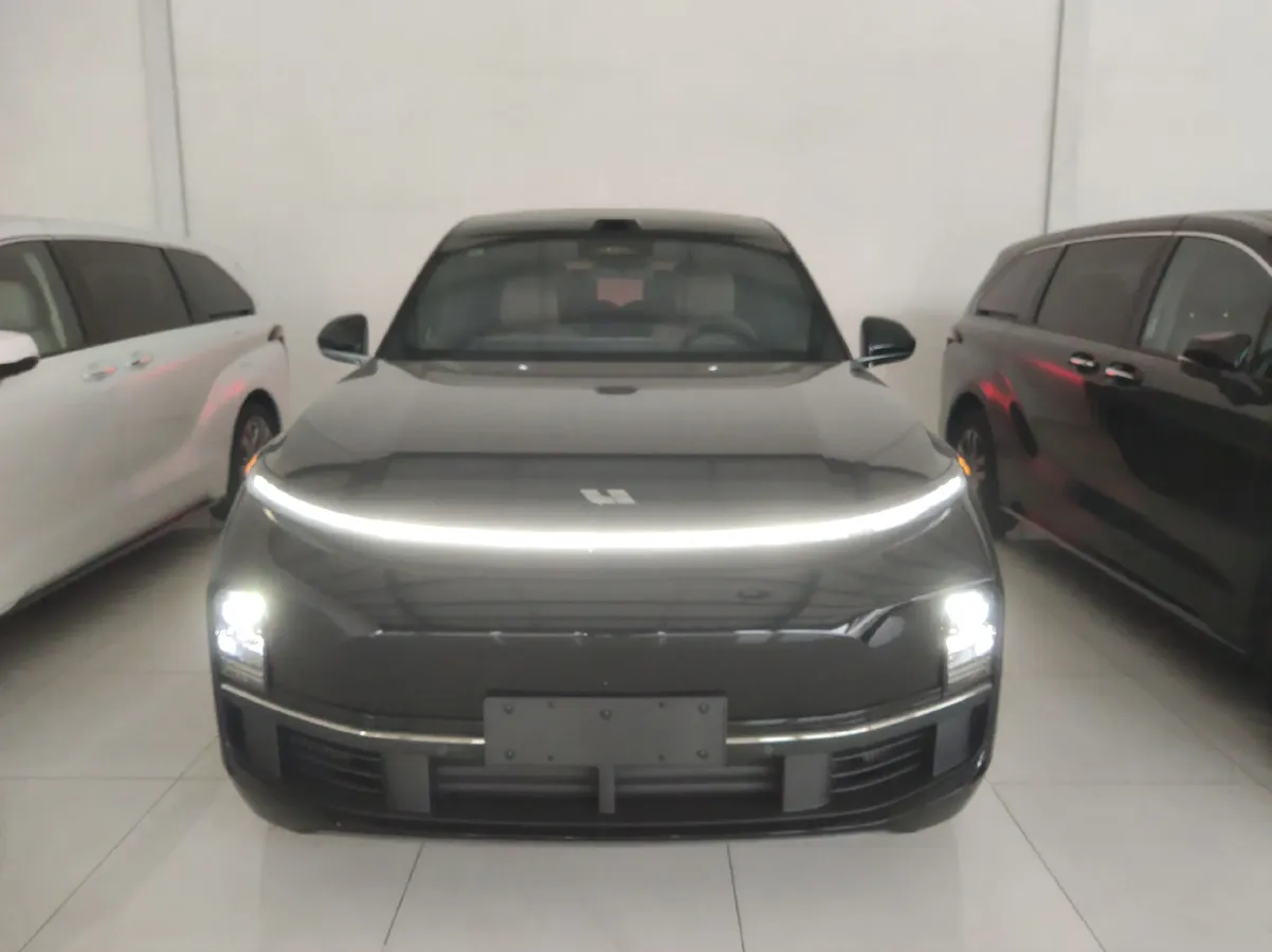 2025 Li L8 Range Extended 154HP REEV,autocango,china used car exporter,china ev exporter,chinese used car exporter,chinese used ev exporter