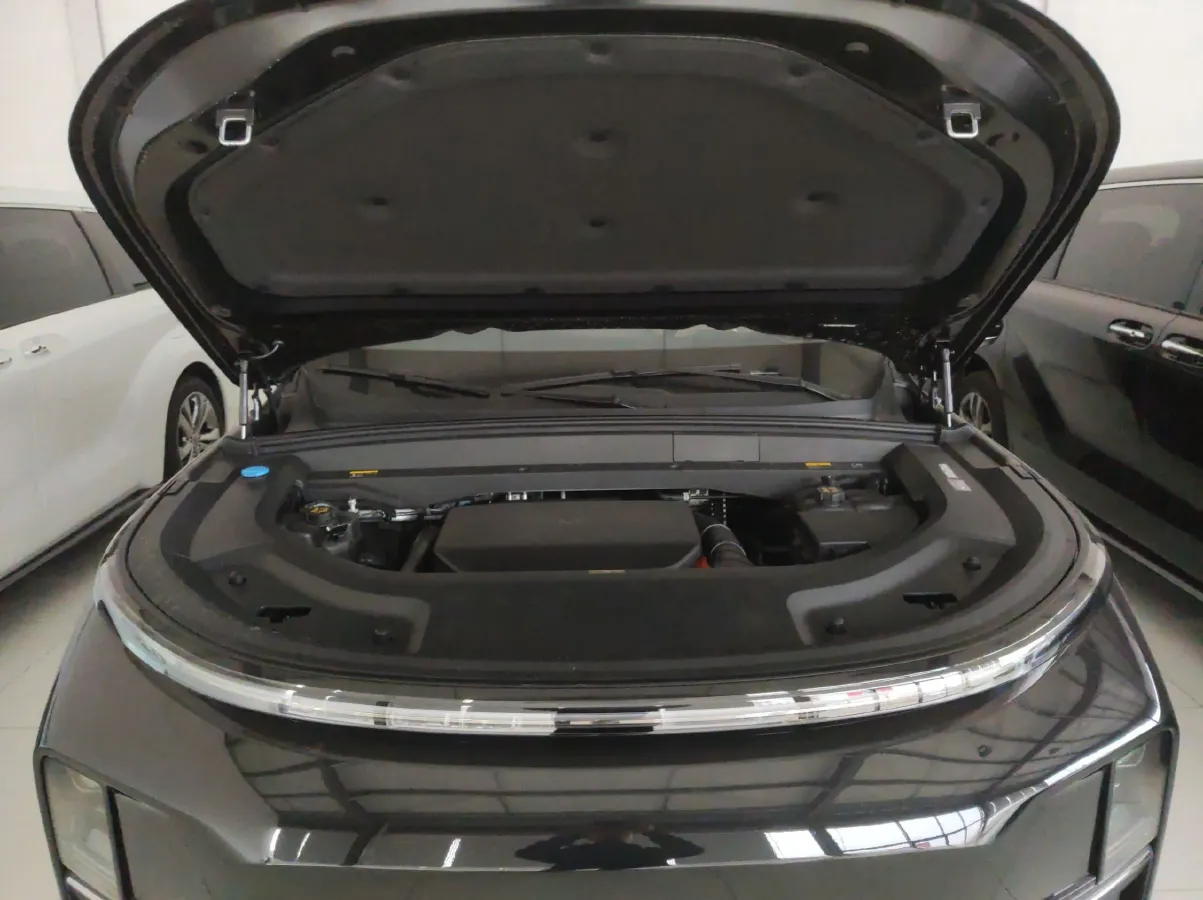 2025 Li L8 Range Extended 154HP REEV,autocango,china used car exporter,china ev exporter,chinese used car exporter,chinese used ev exporter