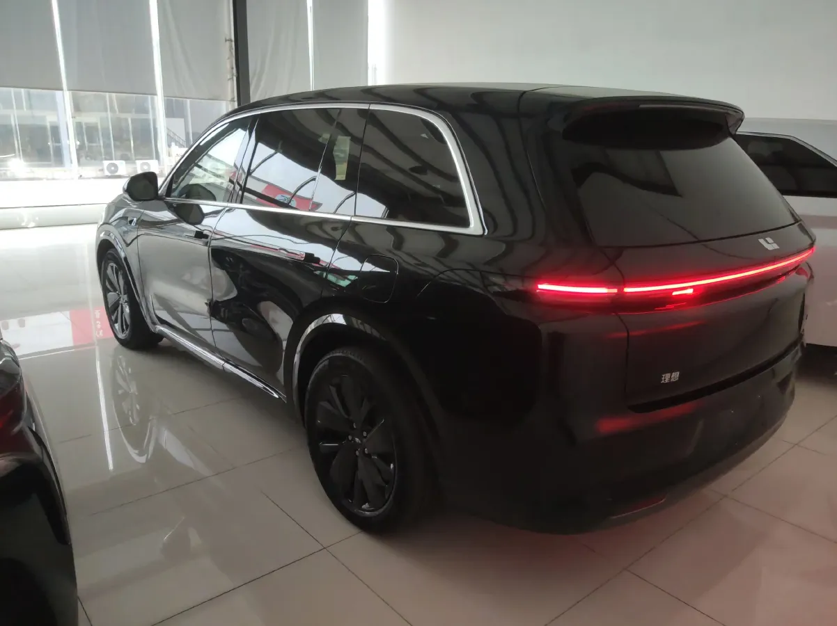 2025 Li L8 Range Extended 154HP REEV,autocango,china used car exporter,china ev exporter,chinese used car exporter,chinese used ev exporter