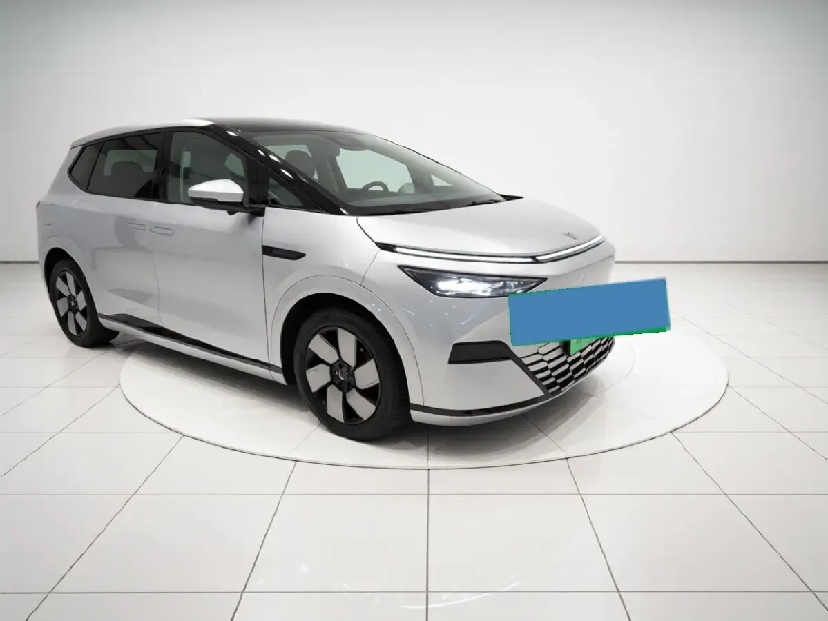 2024 Xpeng X9 BEV 101.5KWH,autocango,china used car exporter,china ev exporter,chinese used car exporter,chinese used ev exporter