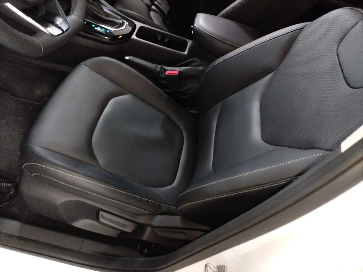 2021 Ford Escort 1.5L 122HP L3 6AT,autocango,china used car exporter,china ev exporter,chinese used car exporter,chinese used ev exporter