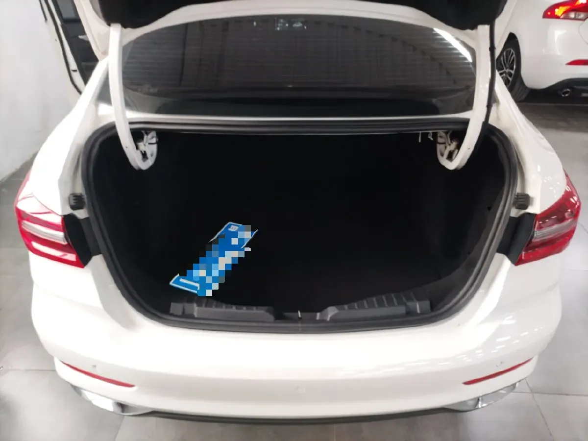 2021 Ford Escort 1.5L 122HP L3 6AT,autocango,china used car exporter,china ev exporter,chinese used car exporter,chinese used ev exporter