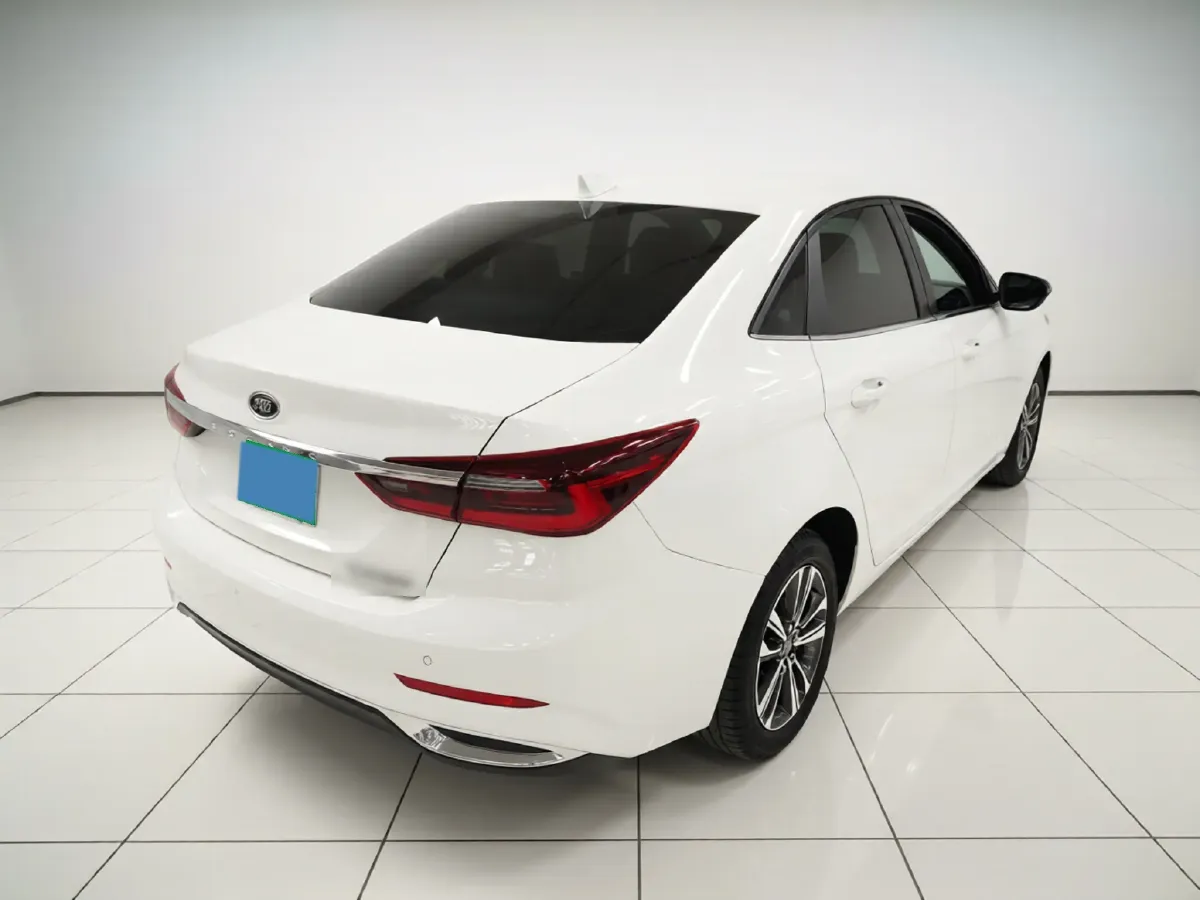 2021 Ford Escort 1.5L 122HP L3 6AT,autocango,china used car exporter,china ev exporter,chinese used car exporter,chinese used ev exporter