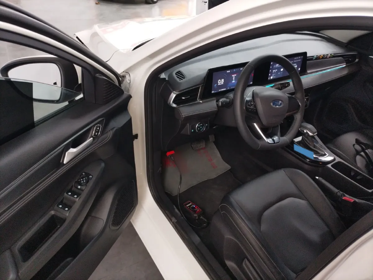 2021 Ford Escort 1.5L 122HP L3 6AT,autocango,china used car exporter,china ev exporter,chinese used car exporter,chinese used ev exporter