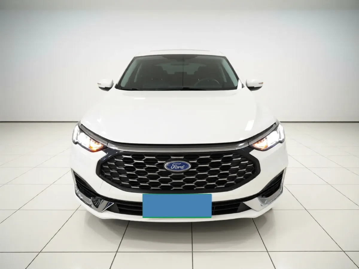 2021 Ford Escort 1.5L 122HP L3 6AT,autocango,china used car exporter,china ev exporter,chinese used car exporter,chinese used ev exporter