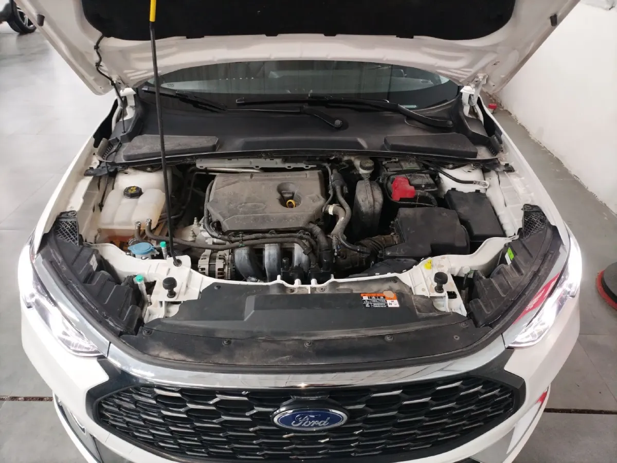 2021 Ford Escort 1.5L 122HP L3 6AT,autocango,china used car exporter,china ev exporter,chinese used car exporter,chinese used ev exporter