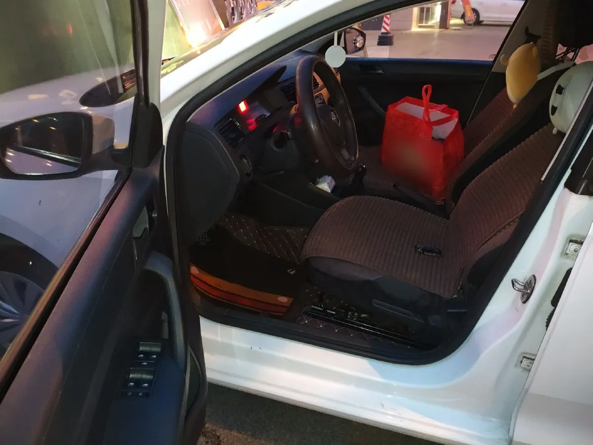 2018 Volkswagen Santana 1.5L 110HP L4 5MT,autocango,china used car exporter,china ev exporter,chinese used car exporter,chinese used ev exporter