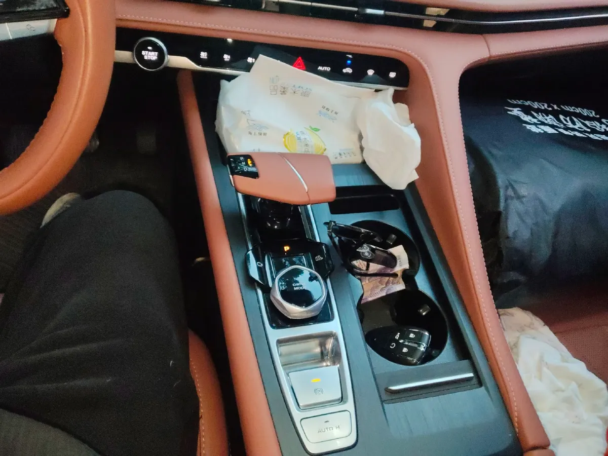 2023 ChangAn CS85 Coupe 2.0T 233HP L4 8AT,autocango,china used car exporter,china ev exporter,chinese used car exporter,chinese used ev exporter