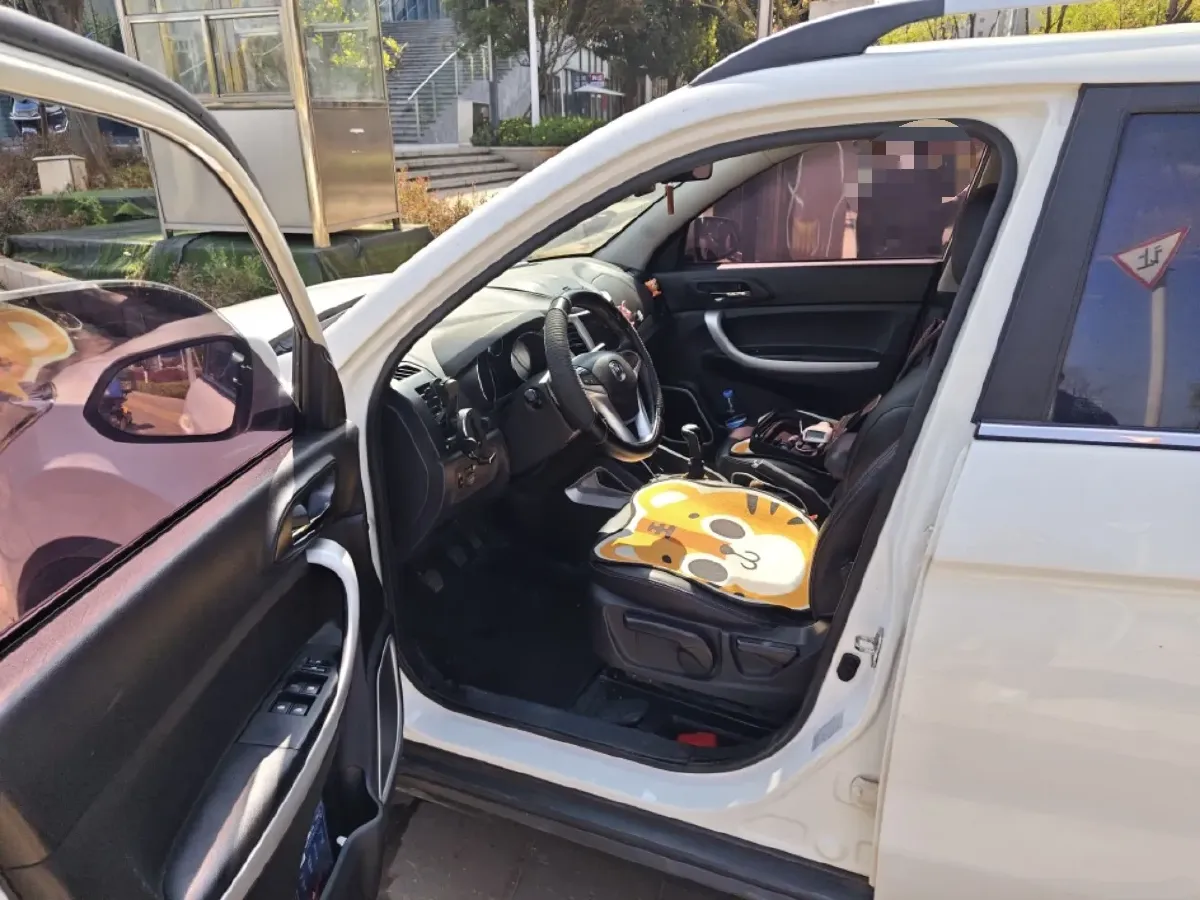 2015 ChangAn CS35 1.6L 125HP L4 5MT,autocango,china used car exporter,china ev exporter,chinese used car exporter,chinese used ev exporter