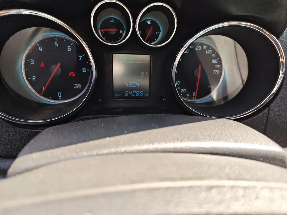 2015 ChangAn CS35 1.6L 125HP L4 5MT,autocango,china used car exporter,china ev exporter,chinese used car exporter,chinese used ev exporter