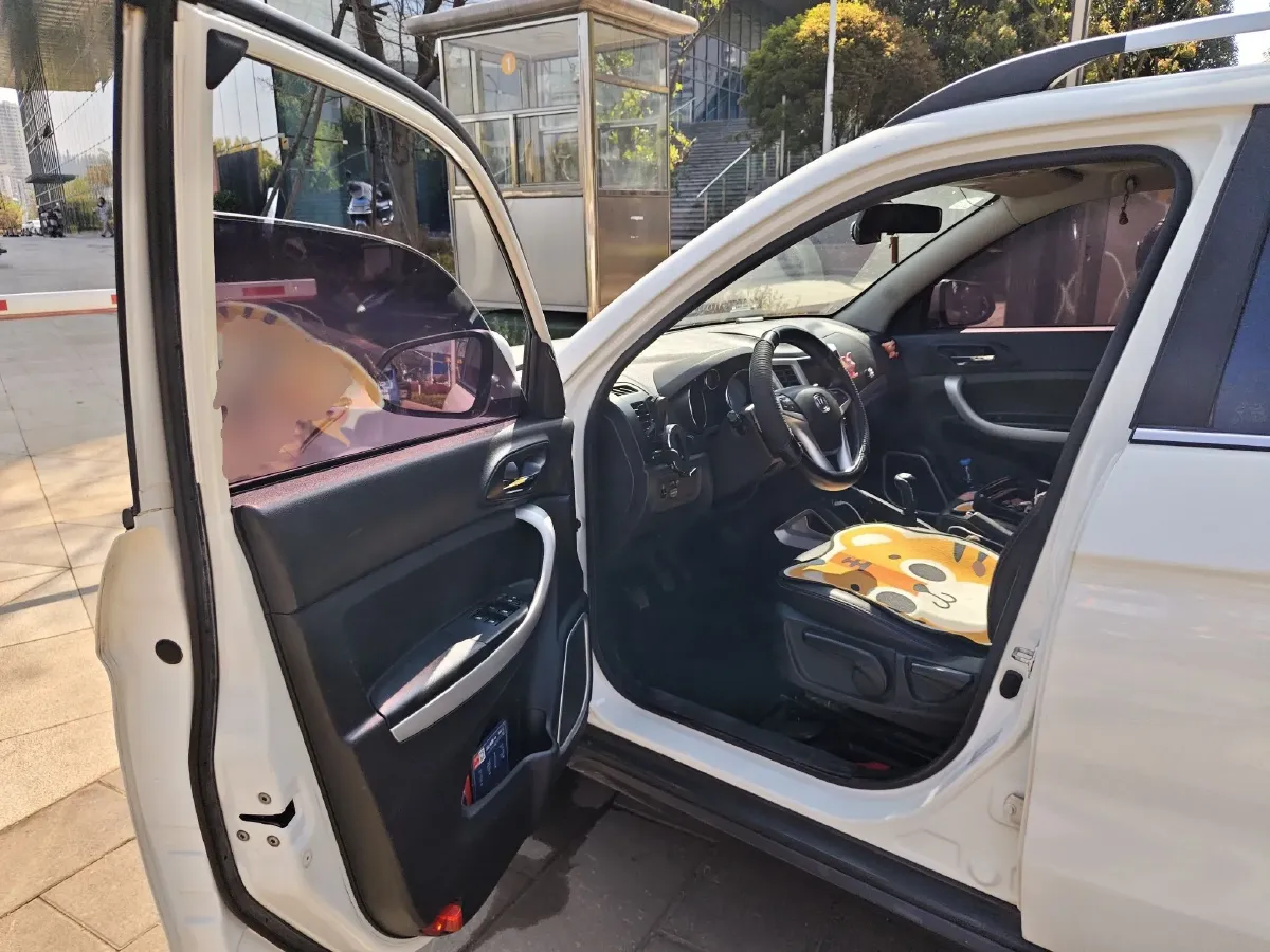 2015 ChangAn CS35 1.6L 125HP L4 5MT,autocango,china used car exporter,china ev exporter,chinese used car exporter,chinese used ev exporter