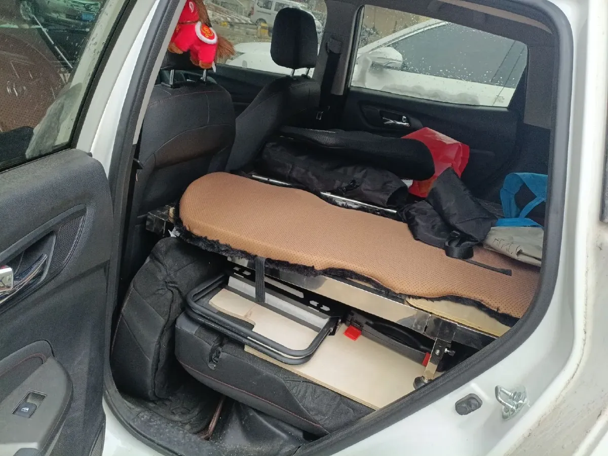 2016 ChangAn CS15 1.5L 107HP L4 5DCT,autocango,china used car exporter,china ev exporter,chinese used car exporter,chinese used ev exporter