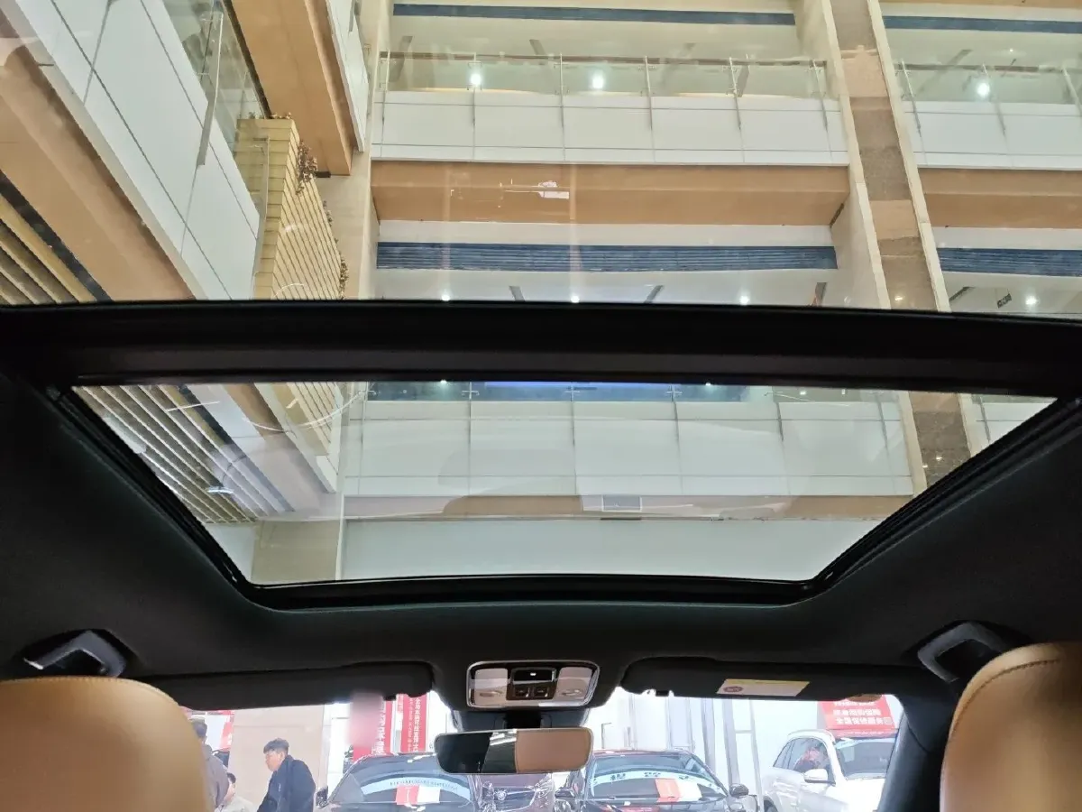 2021 Li ONE Range Extended 131HP REEV 40.5KWH,autocango,china used car exporter,china ev exporter,chinese used car exporter,chinese used ev exporter