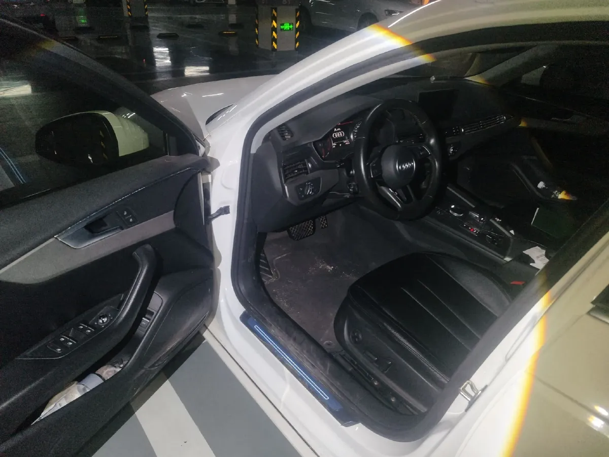 2019 Audi A4L 2.0T 190HP L4 7DCT,autocango,china used car exporter,china ev exporter,chinese used car exporter,chinese used ev exporter