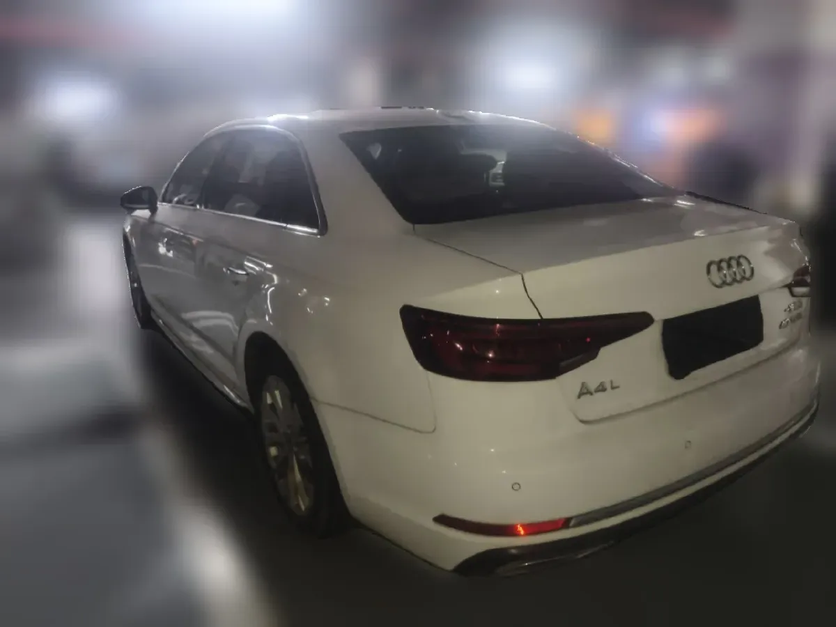 2019 Audi A4L 2.0T 190HP L4 7DCT,autocango,china used car exporter,china ev exporter,chinese used car exporter,chinese used ev exporter