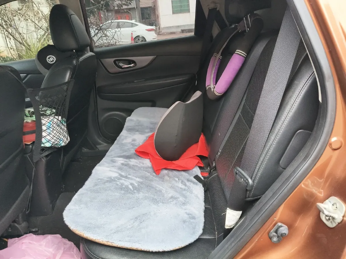 2014 Nissan X-Trail 2.0L 150HP L4 CVT,autocango,china used car exporter,china ev exporter,chinese used car exporter,chinese used ev exporter