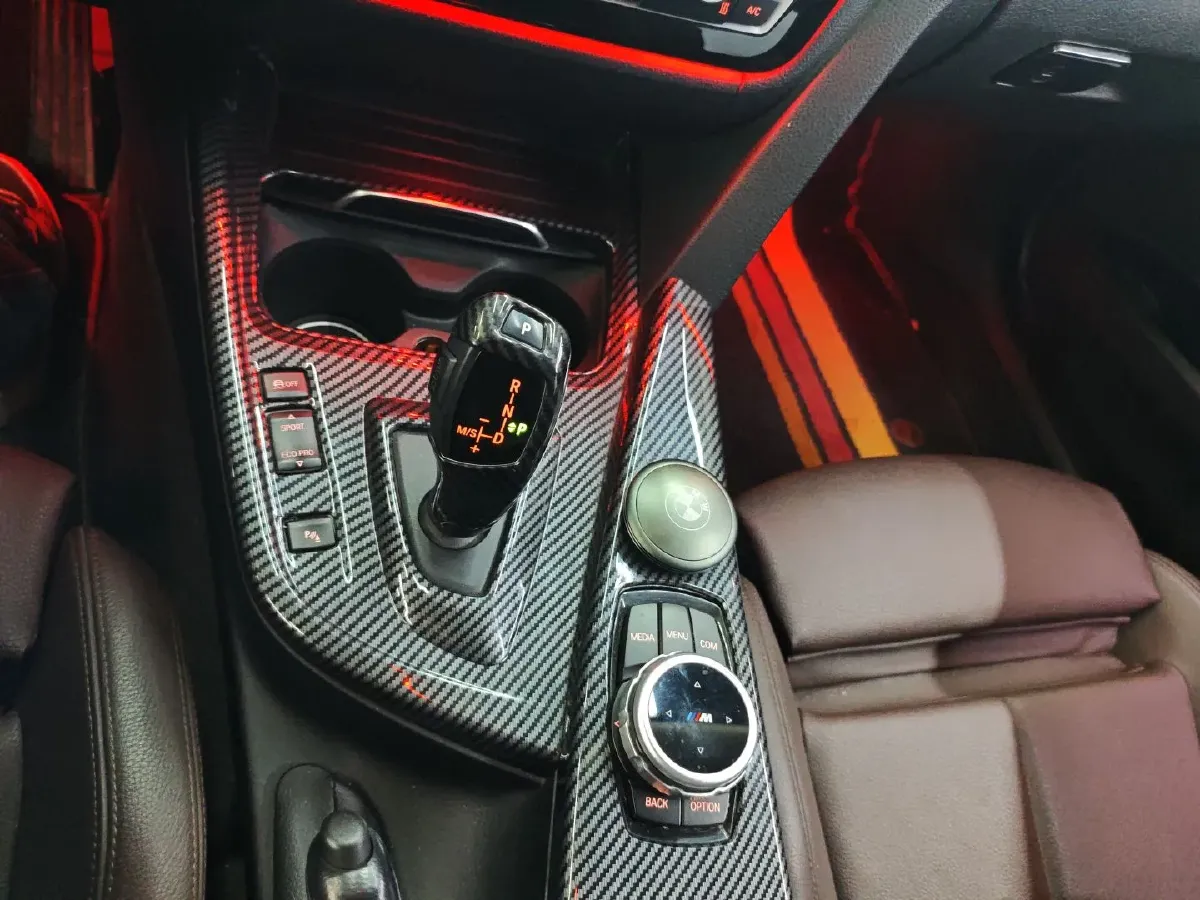 2018 BMW 3 Series 2.0T 184HP L4 8AT,autocango,china used car exporter,china ev exporter,chinese used car exporter,chinese used ev exporter