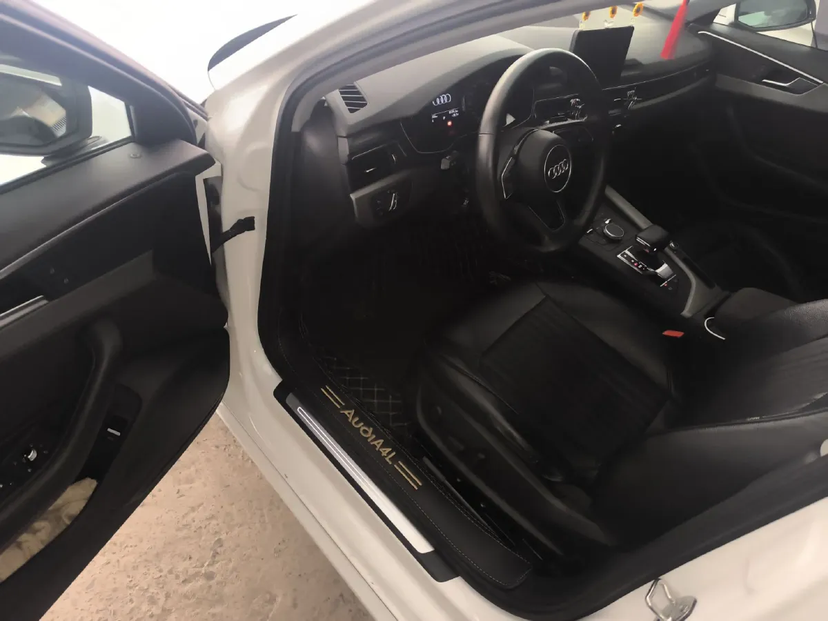 2019 Audi A4L 2.0T 190HP L4 7DCT,autocango,china used car exporter,china ev exporter,chinese used car exporter,chinese used ev exporter