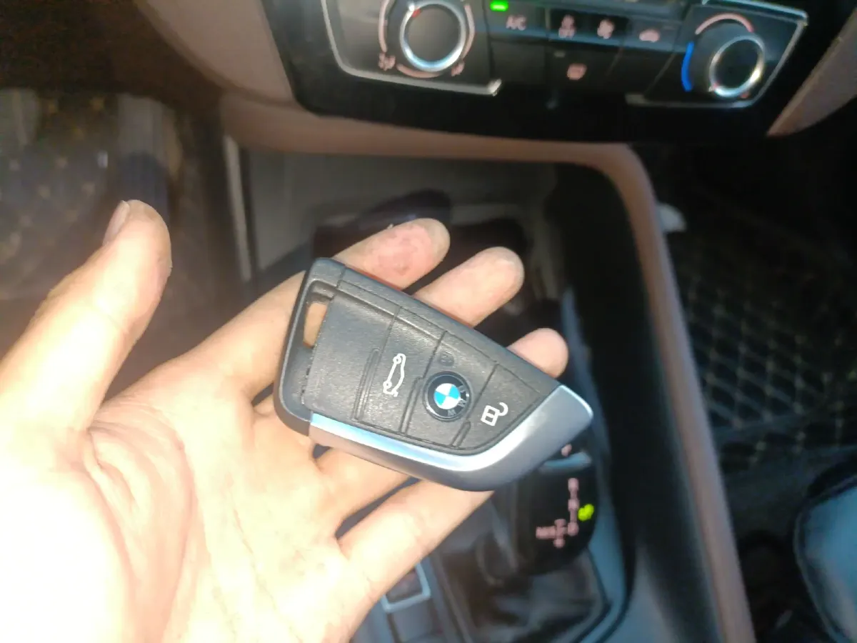 2022 BMW X1 1.5T 140HP L3 7DCT,autocango,china used car exporter,china ev exporter,chinese used car exporter,chinese used ev exporter