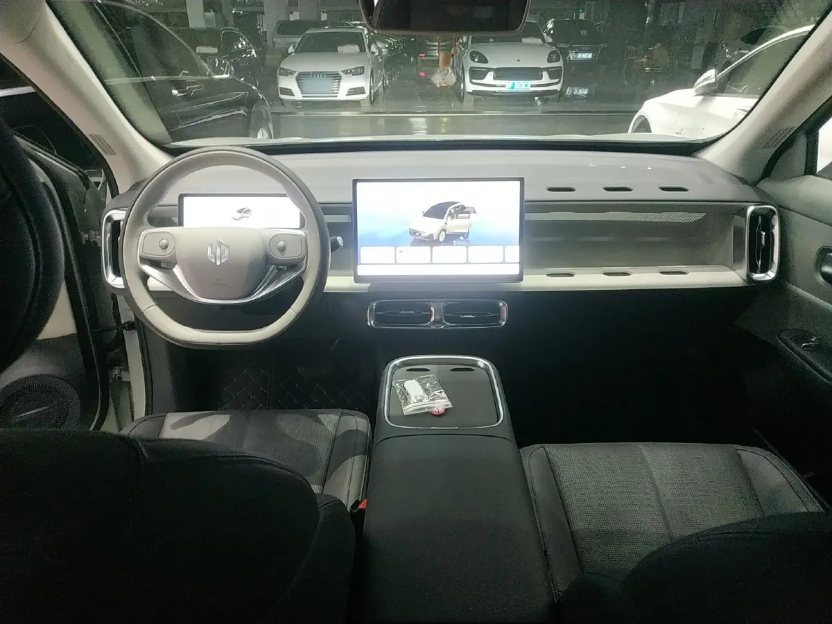 2025 Leapmotor B10 BEV 56.2KWH,autocango,china used car exporter,china ev exporter,chinese used car exporter,chinese used ev exporter