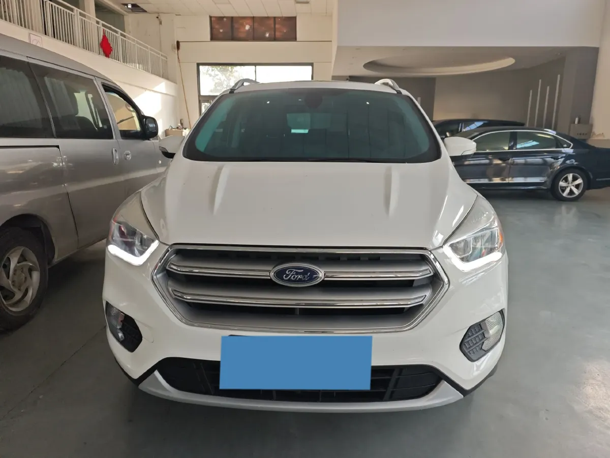 2018 Ford Kuga 1.5T 181HP L4 6AT,autocango,china used car exporter,china ev exporter,chinese used car exporter,chinese used ev exporter
