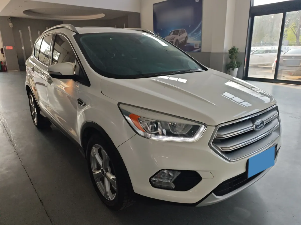 2018 Ford Kuga 1.5T 181HP L4 6AT,autocango,china used car exporter,china ev exporter,chinese used car exporter,chinese used ev exporter