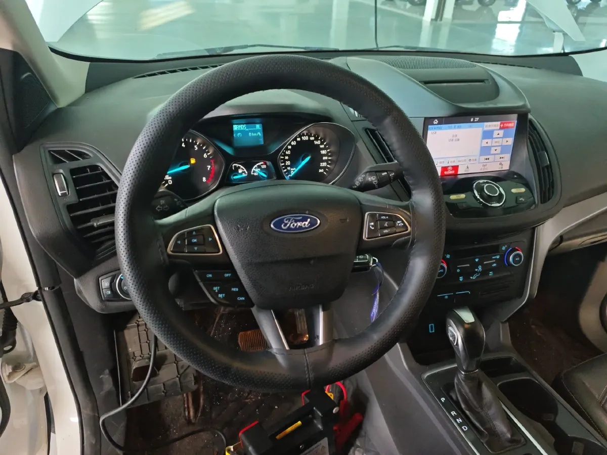 2018 Ford Kuga 1.5T 181HP L4 6AT,autocango,china used car exporter,china ev exporter,chinese used car exporter,chinese used ev exporter