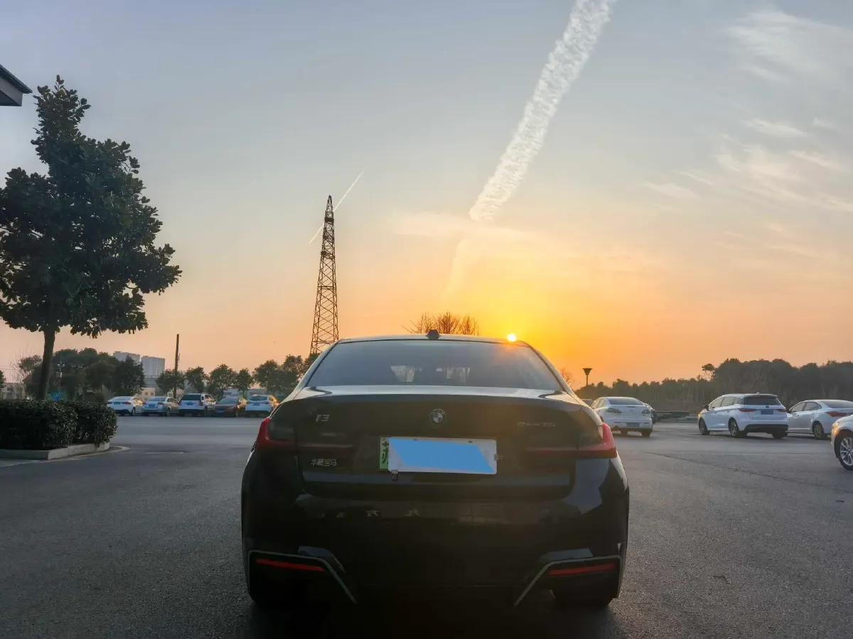 2025 BMW i3 BEV 70KWH,autocango,china used car exporter,china ev exporter,chinese used car exporter,chinese used ev exporter