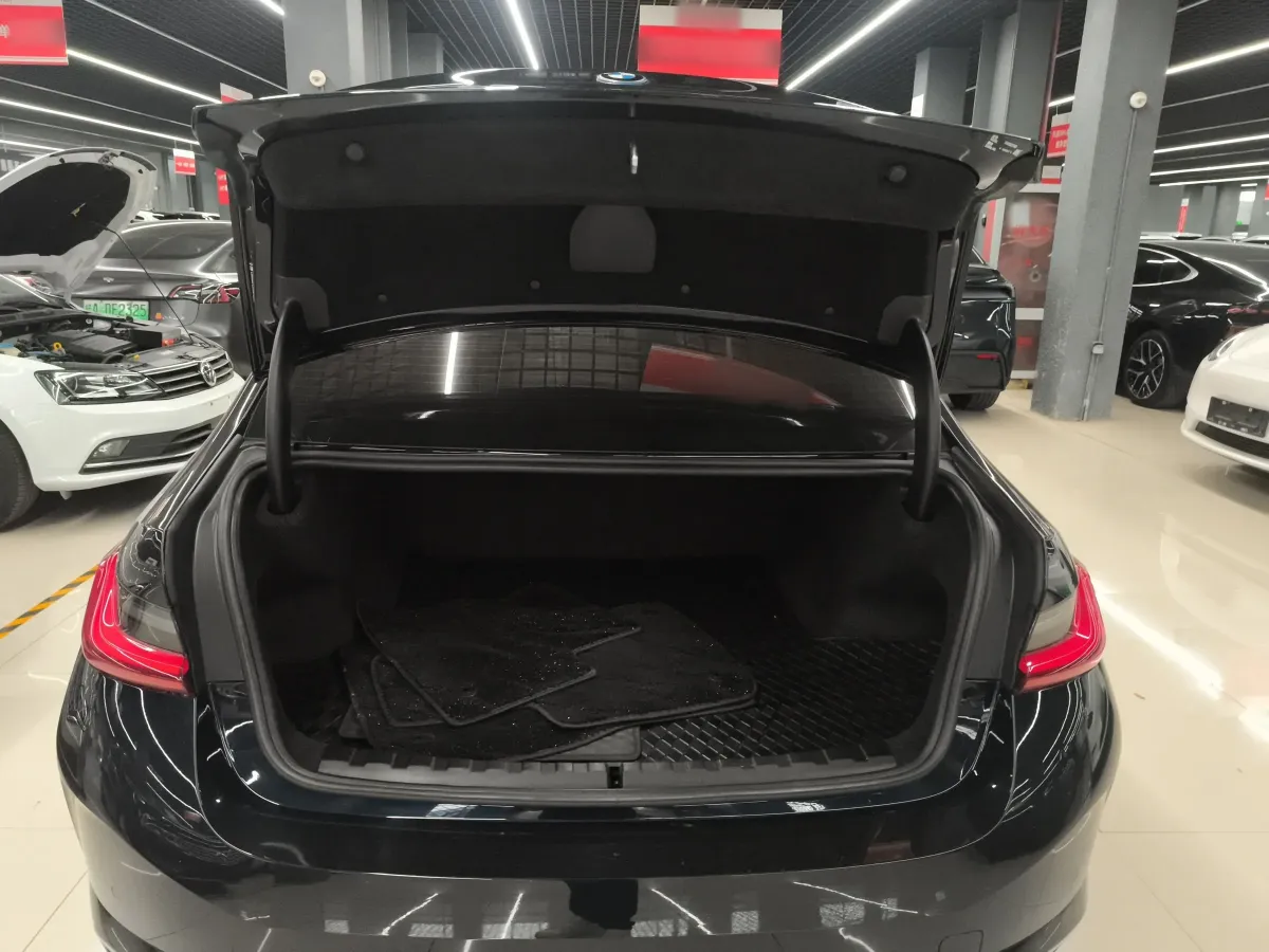 2025 BMW i3 BEV 70KWH,autocango,china used car exporter,china ev exporter,chinese used car exporter,chinese used ev exporter