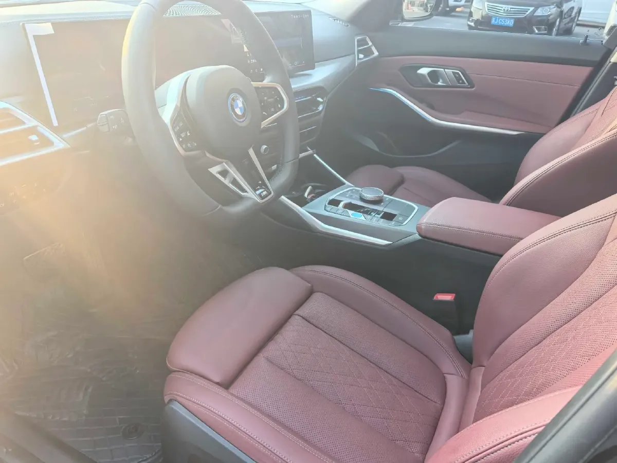 2025 BMW i3 BEV 70KWH,autocango,china used car exporter,china ev exporter,chinese used car exporter,chinese used ev exporter